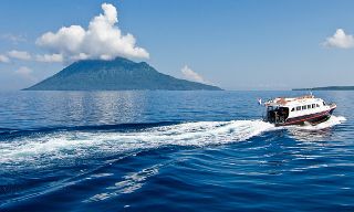 Tasik Ria dive boat, providing comfortable transfers during your Manado diving trips