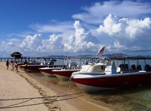 Dive Boats at Borneo Divers Resort