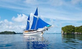 The Palau Siren cruising in paradise